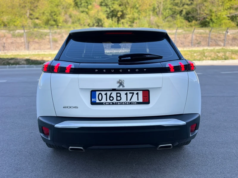 Peugeot 2008 1.2i АВТОМАТ EAT8, снимка 5 - Автомобили и джипове - 52033057