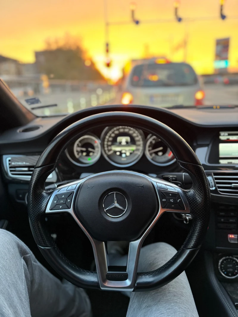 Mercedes-Benz CLS 350 AMG DISTRONIC MEMORY PODGREV 7G+ Harman+ Blind Spo, снимка 9 - Автомобили и джипове - 52657232