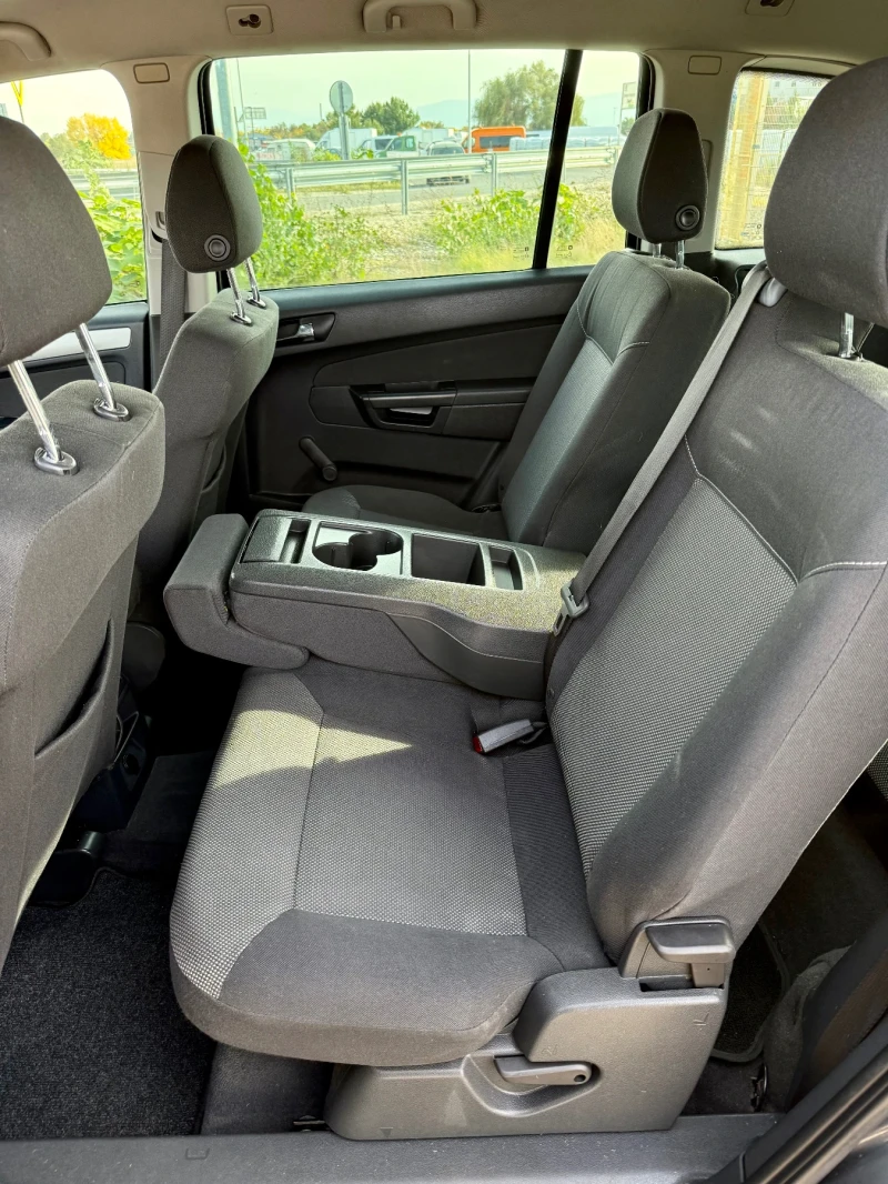 Opel Zafira 1.7CDTI, снимка 11 - Автомобили и джипове - 52041361