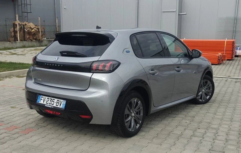 Peugeot 208 EV/Allure/136hp/50kwh/360 cam/SOH 97%/CarVertical, снимка 5 - Автомобили и джипове - 52070328