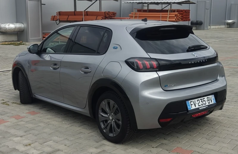 Peugeot 208 EV/Allure/136hp/50kwh/360 cam/SOH 97%/CarVertical, снимка 7 - Автомобили и джипове - 52070328
