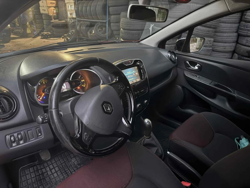 Renault Clio, снимка 2 - Автомобили и джипове - 52311959