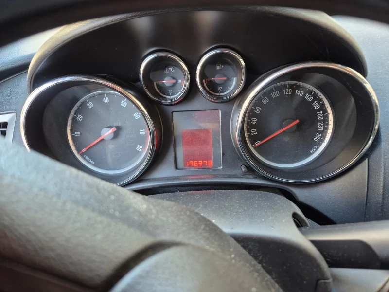 Opel Astra J, снимка 6 - Автомобили и джипове - 52409626