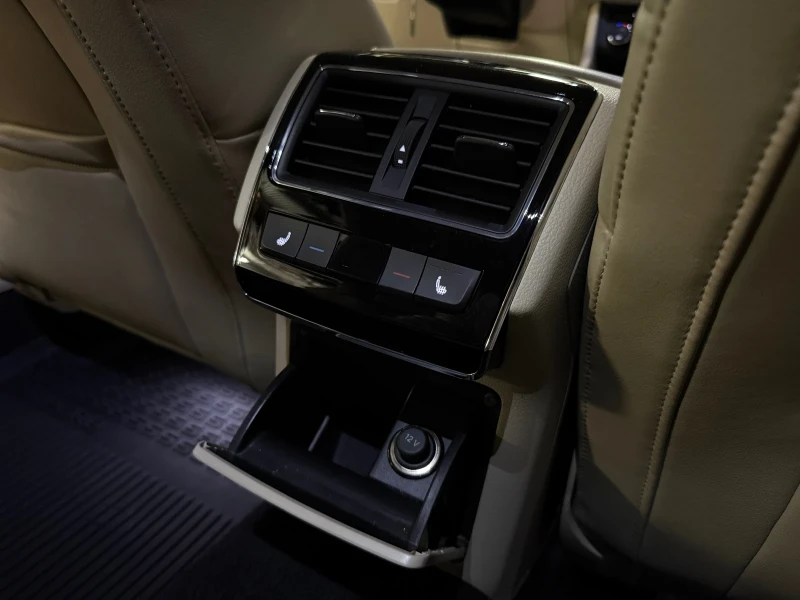 Skoda Octavia L&K 4x4 , снимка 16 - Автомобили и джипове - 52431861