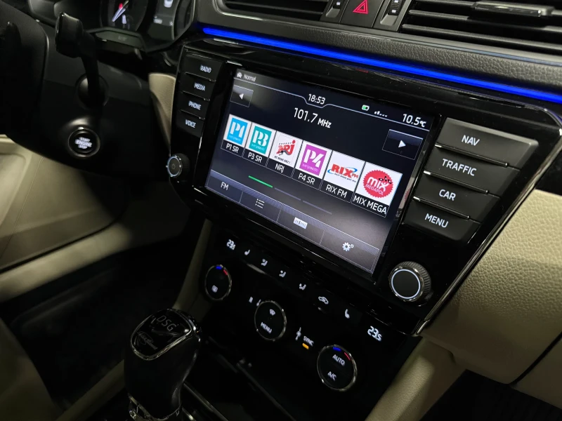 Skoda Octavia L&K 4x4 , снимка 11 - Автомобили и джипове - 52431861