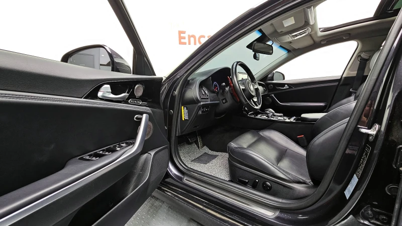 Kia Stinger 2.0T 2WD PLATINUM, снимка 9 - Автомобили и джипове - 52494131