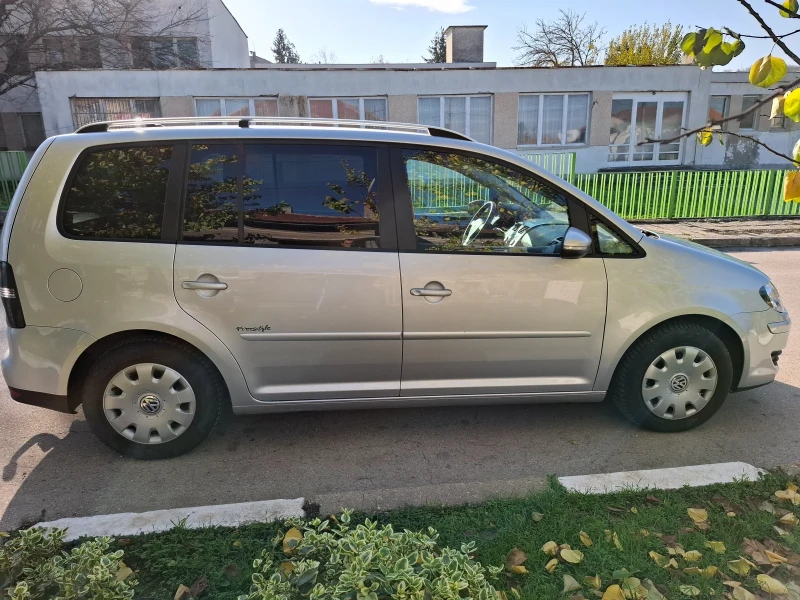 VW Touran, снимка 4 - Автомобили и джипове - 52504948