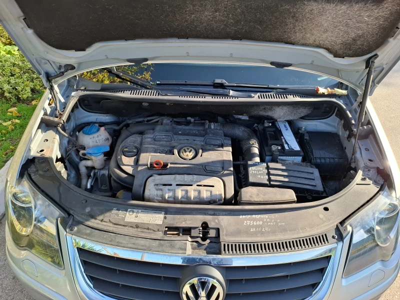 VW Touran, снимка 11 - Автомобили и джипове - 52504948