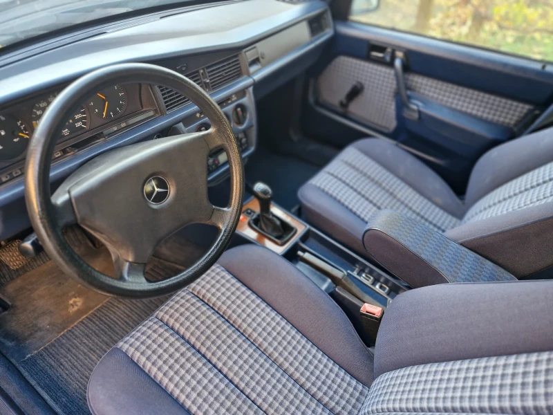Mercedes-Benz 190 1.8i, снимка 9 - Автомобили и джипове - 53053910