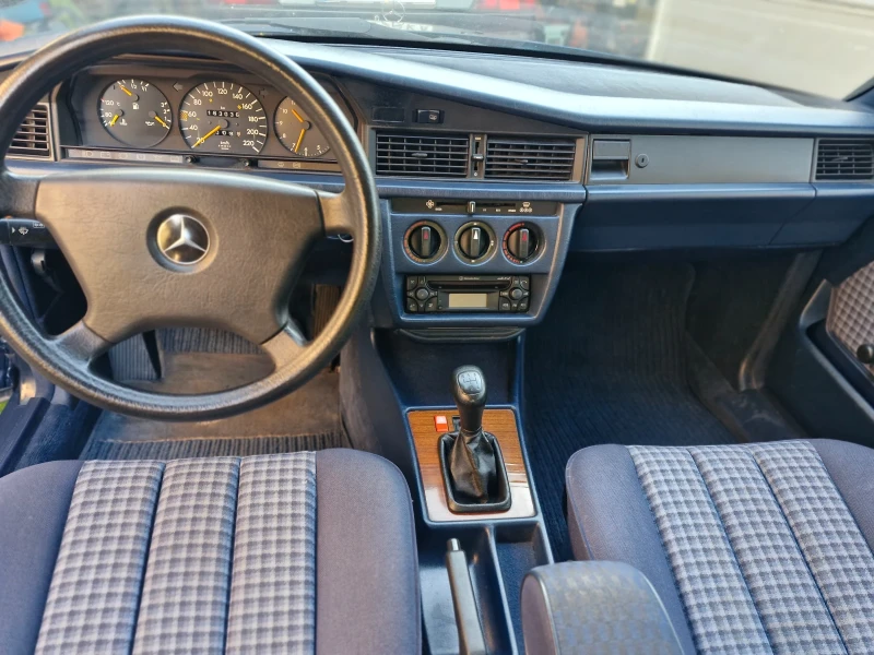 Mercedes-Benz 190 1.8i, снимка 12 - Автомобили и джипове - 53053910