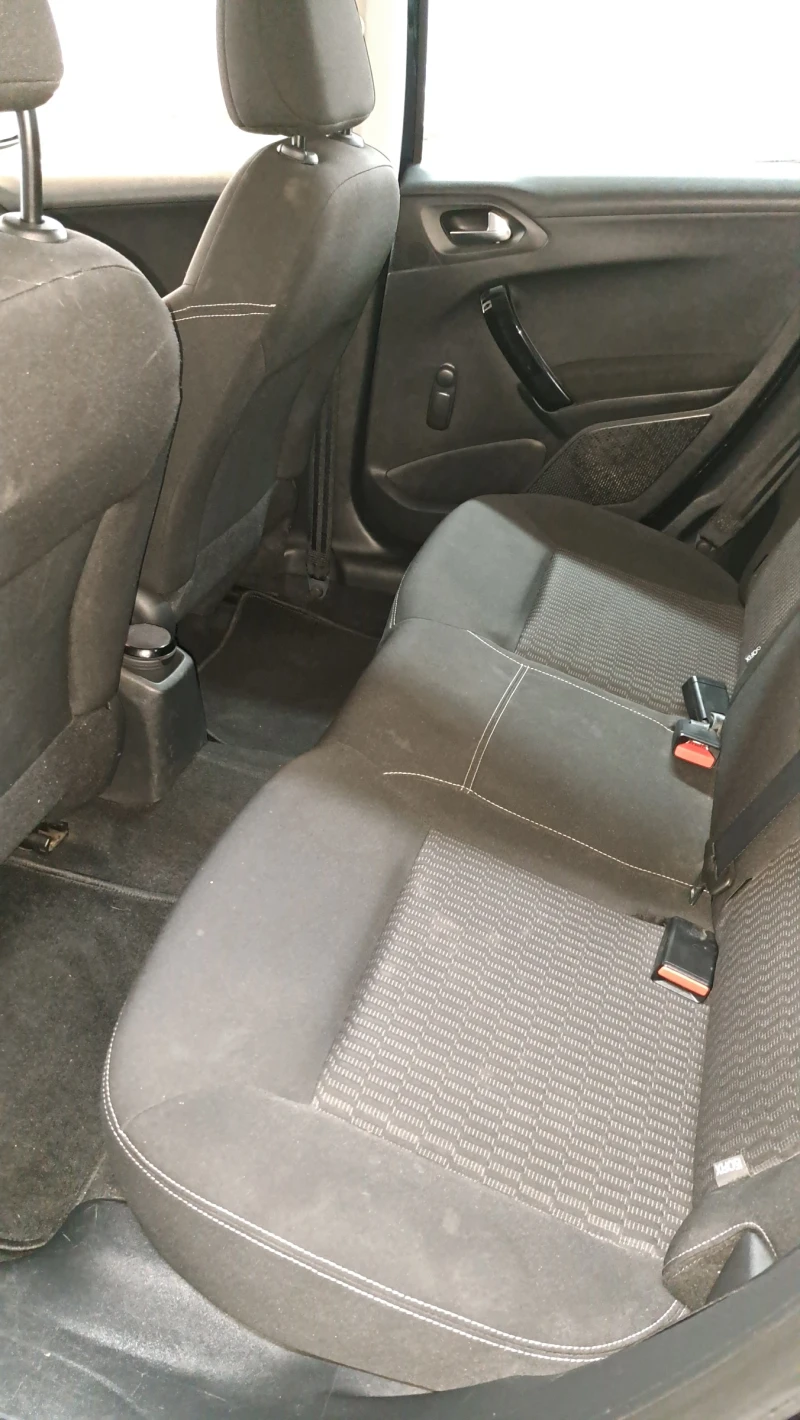Peugeot 208 PureTech, снимка 7 - Автомобили и джипове - 53469761