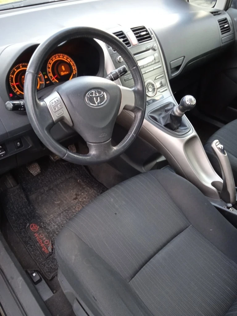 Toyota Auris 1.4 sport , снимка 7 - Автомобили и джипове - 48815370