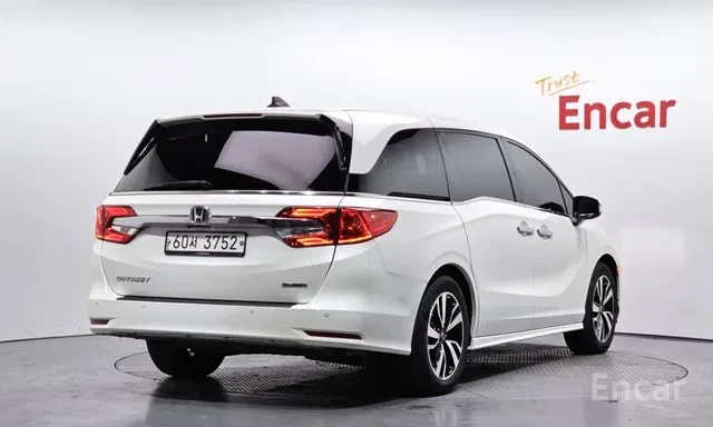 Honda Odyssey DISTRONIC / ОБДУХВАНЕ / ПОДГРЕВИ / ШИБИДАХ / TV, снимка 2 - Автомобили и джипове - 54008128