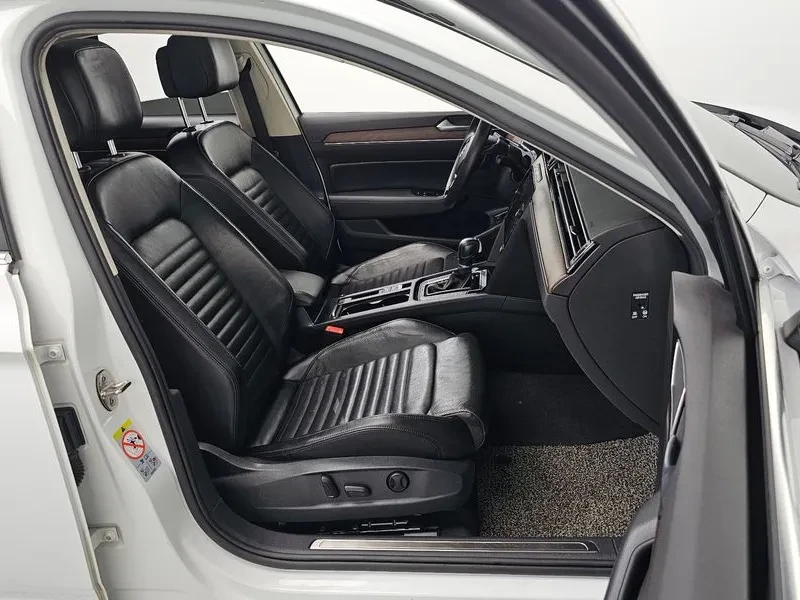 VW Passat  2.0 Tdi Prestige, снимка 12 - Автомобили и джипове - 55923086