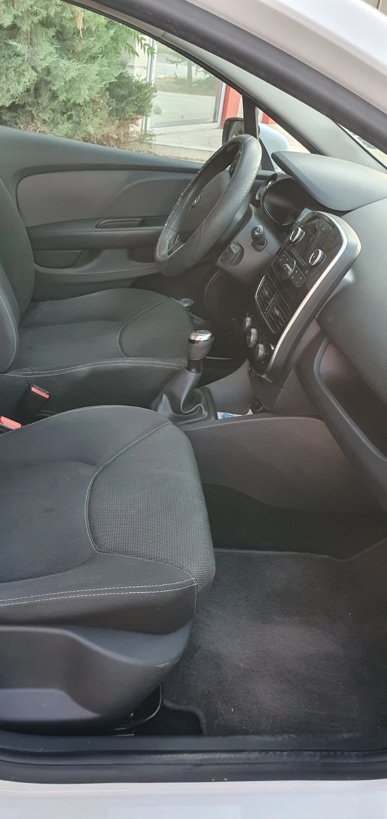 Renault Clio, снимка 6 - Автомобили и джипове - 56130790