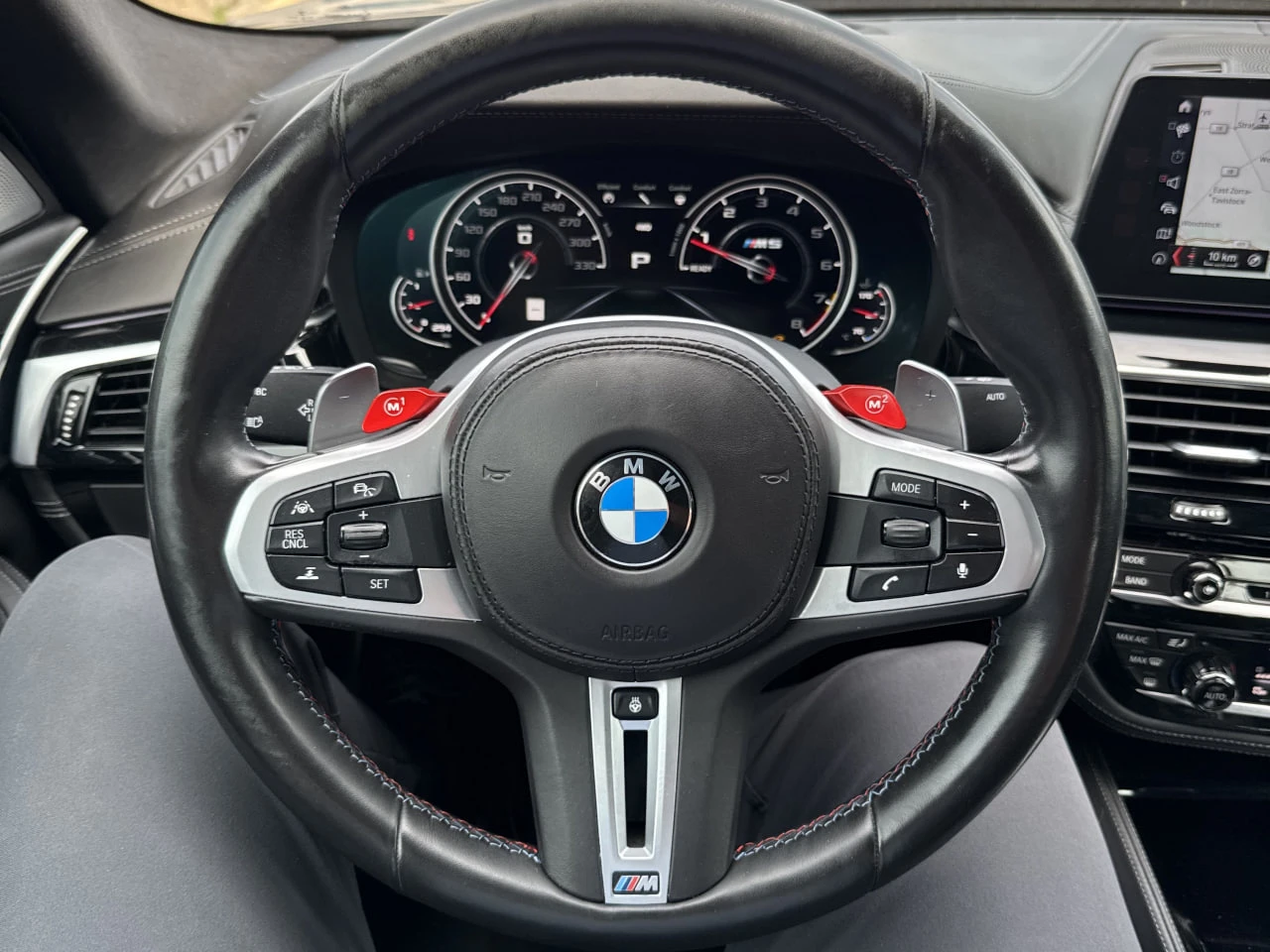 BMW M5 * CARFAX * АВТО КРЕДИТ * ЦЕНА ДО БГ! - изображение 10