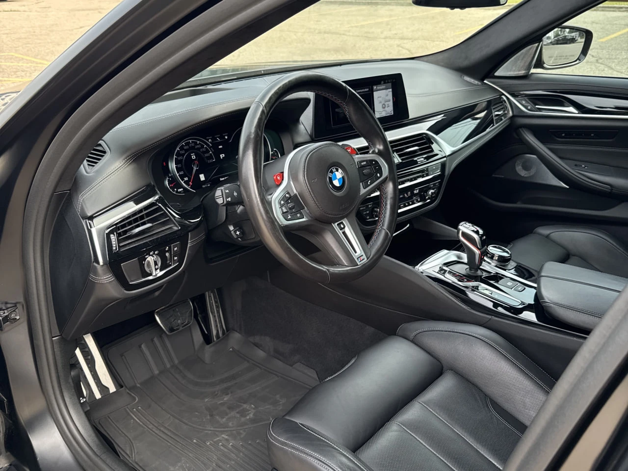 BMW M5 * CARFAX * АВТО КРЕДИТ * ЦЕНА ДО БГ! - изображение 8