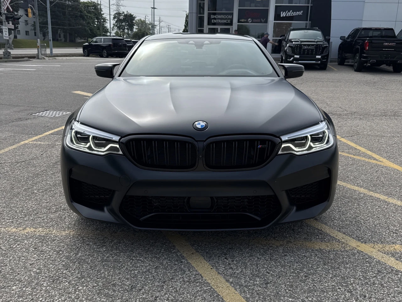 BMW M5 * CARFAX * АВТО КРЕДИТ * ЦЕНА ДО БГ! - изображение 2