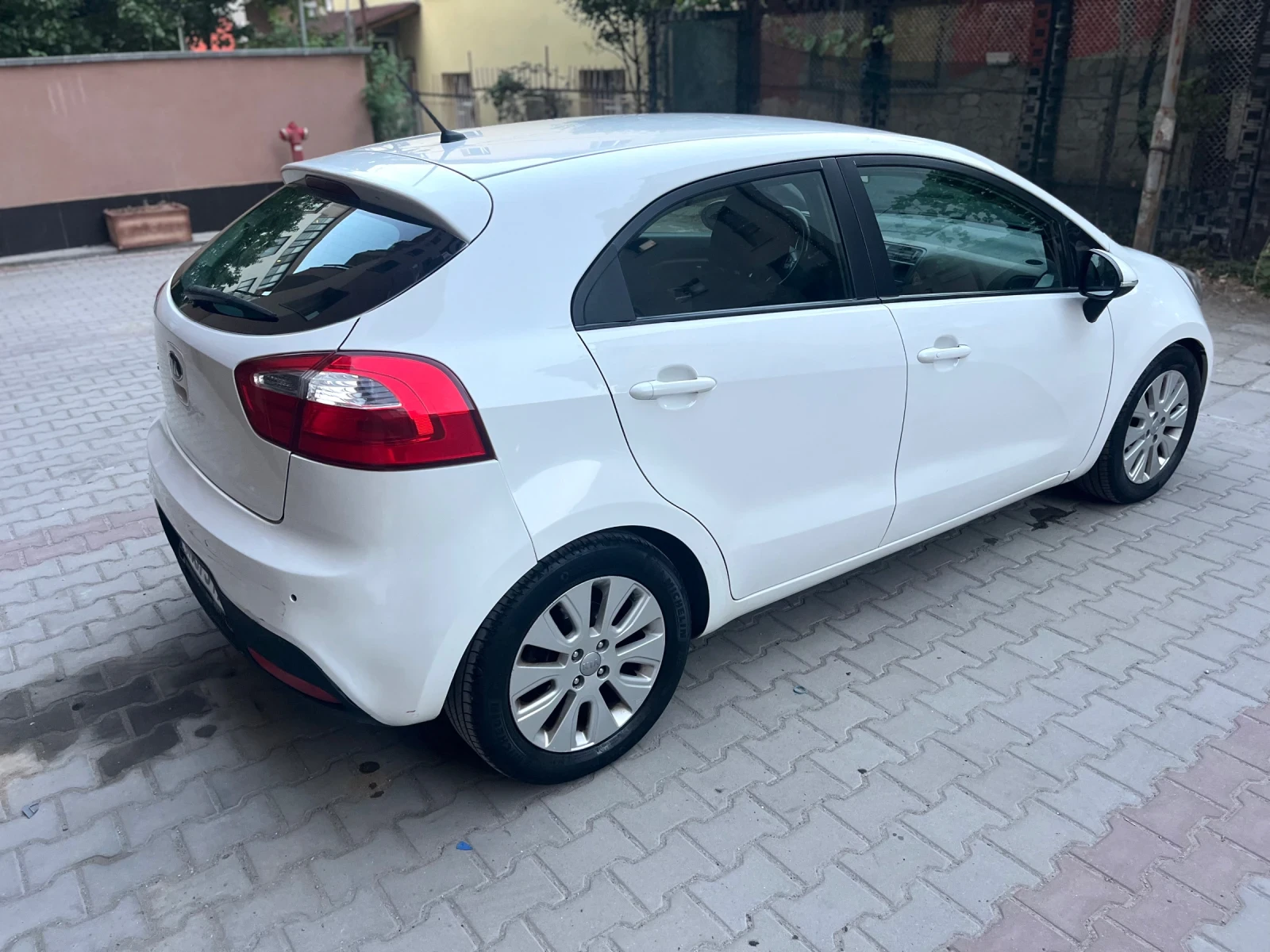 Kia Rio 1.4 Бензин/ГАЗ 109 к.с - изображение 5