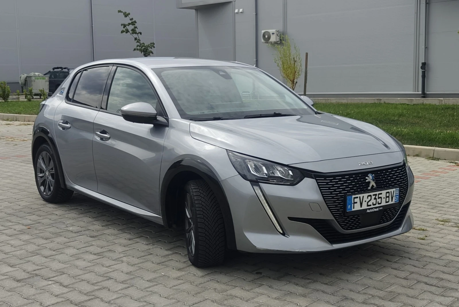 Peugeot 208 EV/Allure/136hp/50kwh/360 cam/SOH 97%/CarVertical | Mobile.bg   1