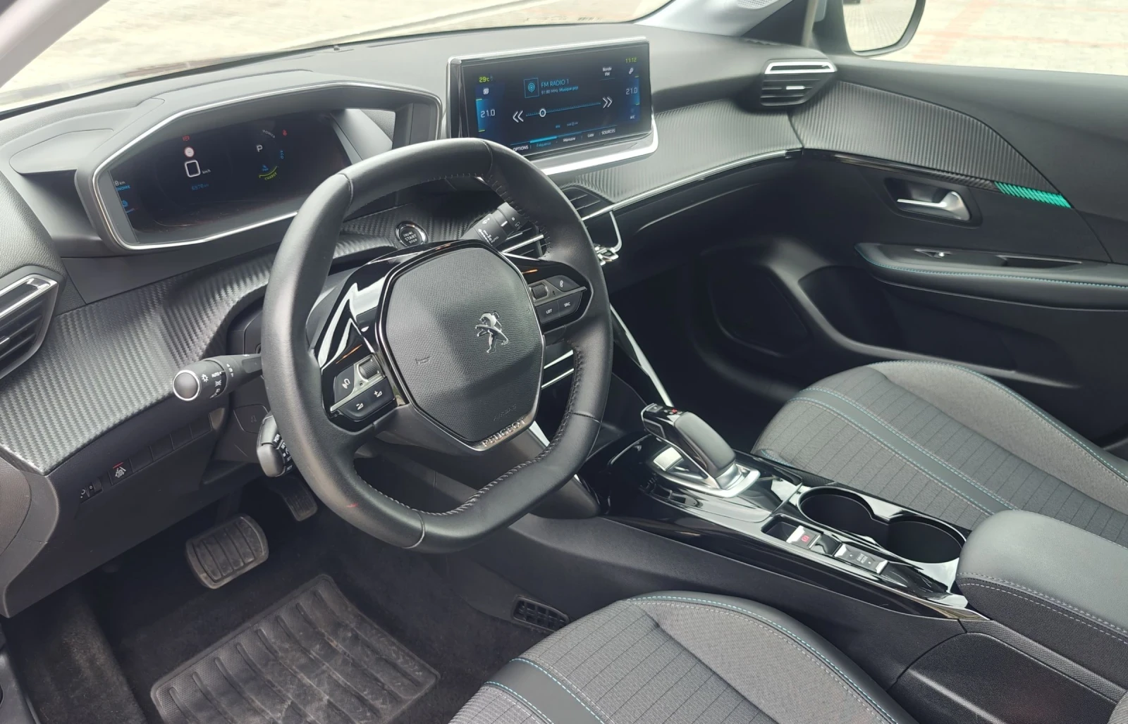 Peugeot 208 EV/Allure/136hp/50kwh/360 cam/SOH 97%/CarVertical - изображение 9