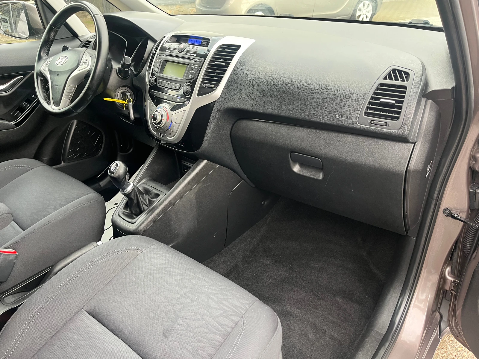 Hyundai Ix20 1.6 i - изображение 10