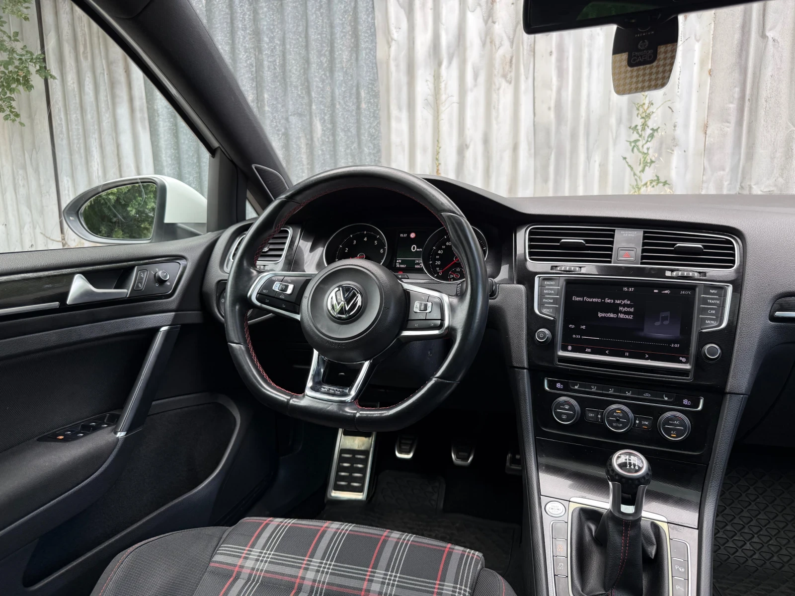 VW Golf 7 GTI Performance, снимка 11 - Автомобили и джипове - 52352389