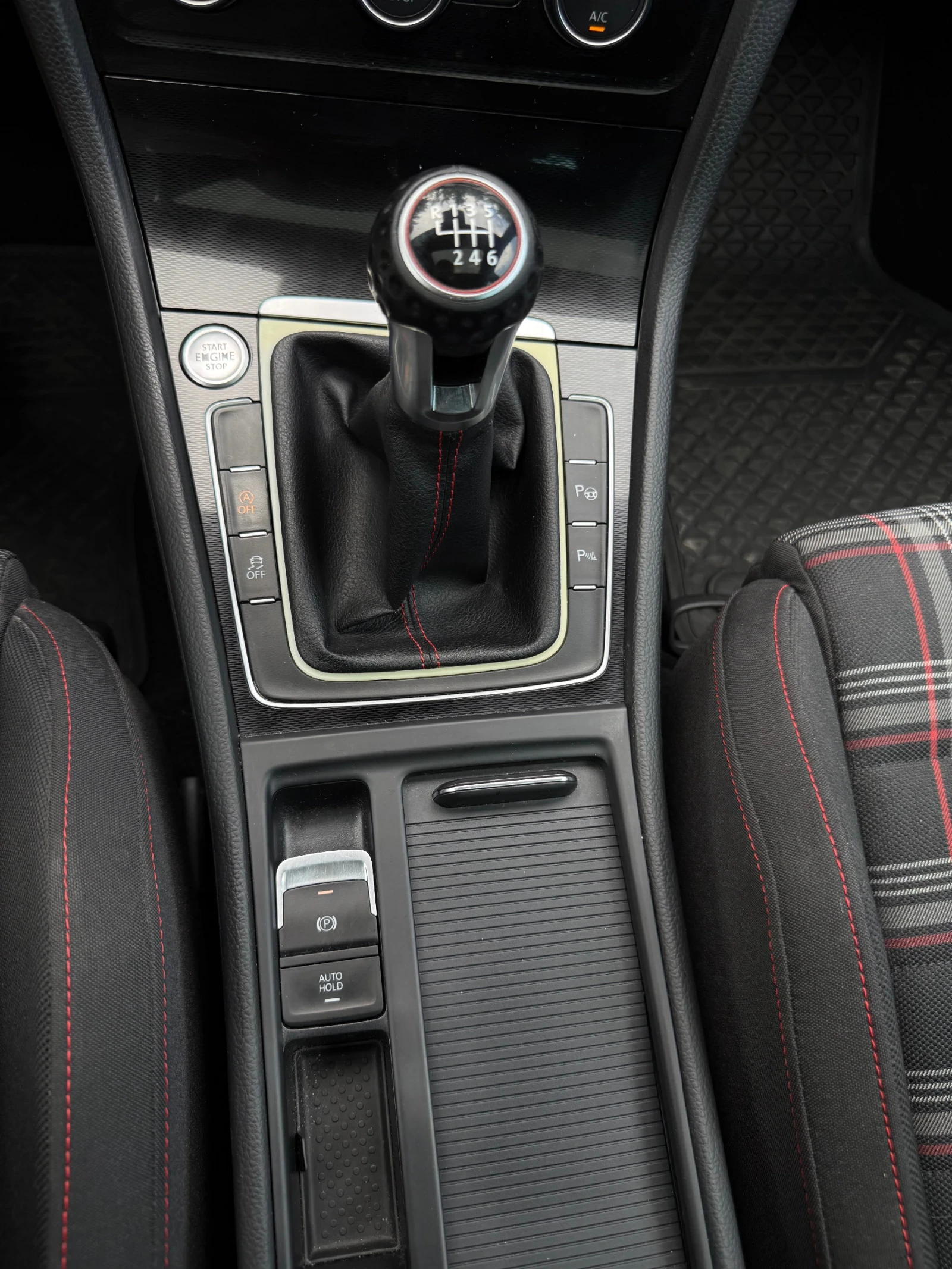 VW Golf 7 GTI Performance, снимка 14 - Автомобили и джипове - 52352389