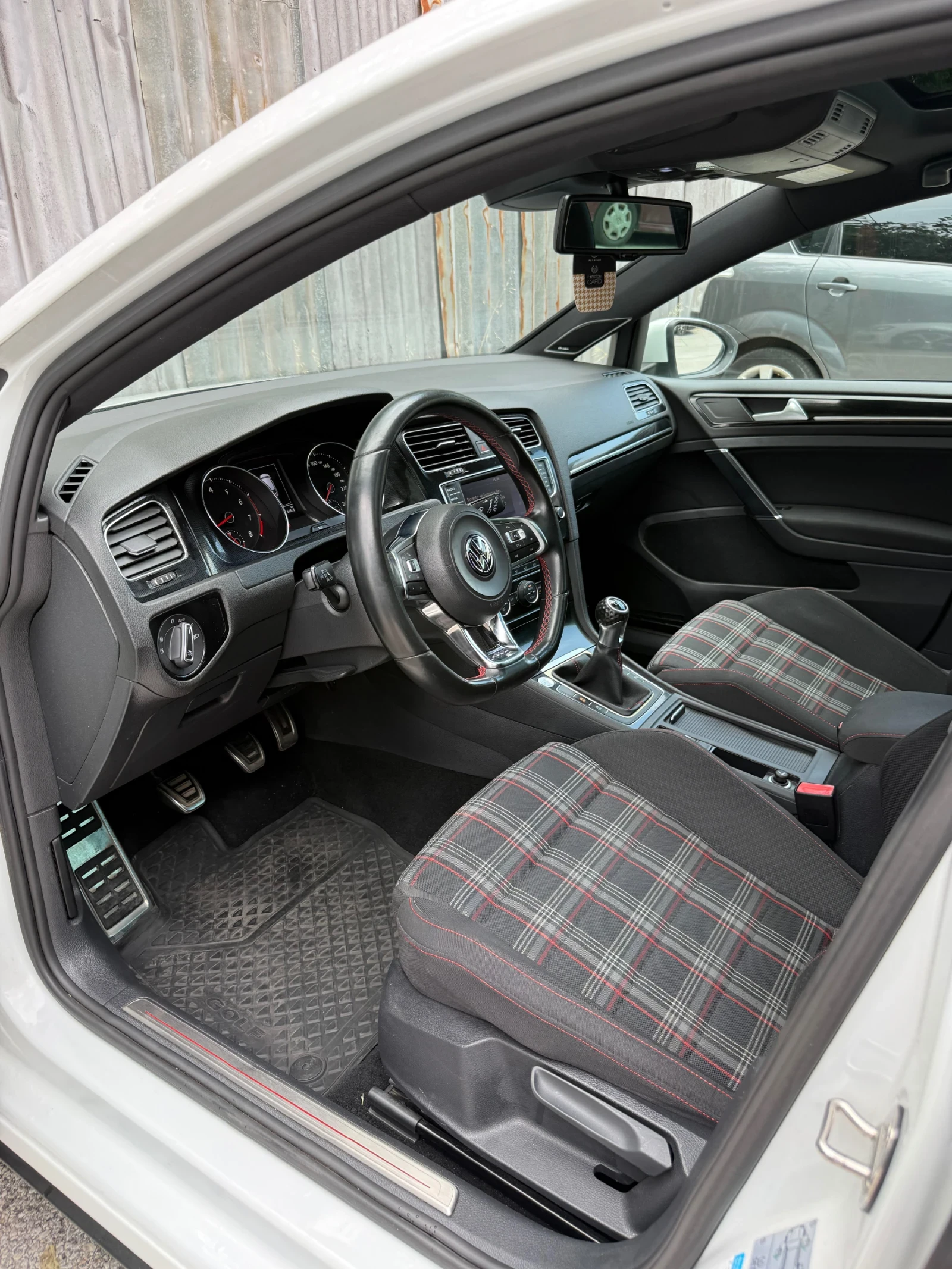 VW Golf 7 GTI Performance, снимка 6 - Автомобили и джипове - 52352389