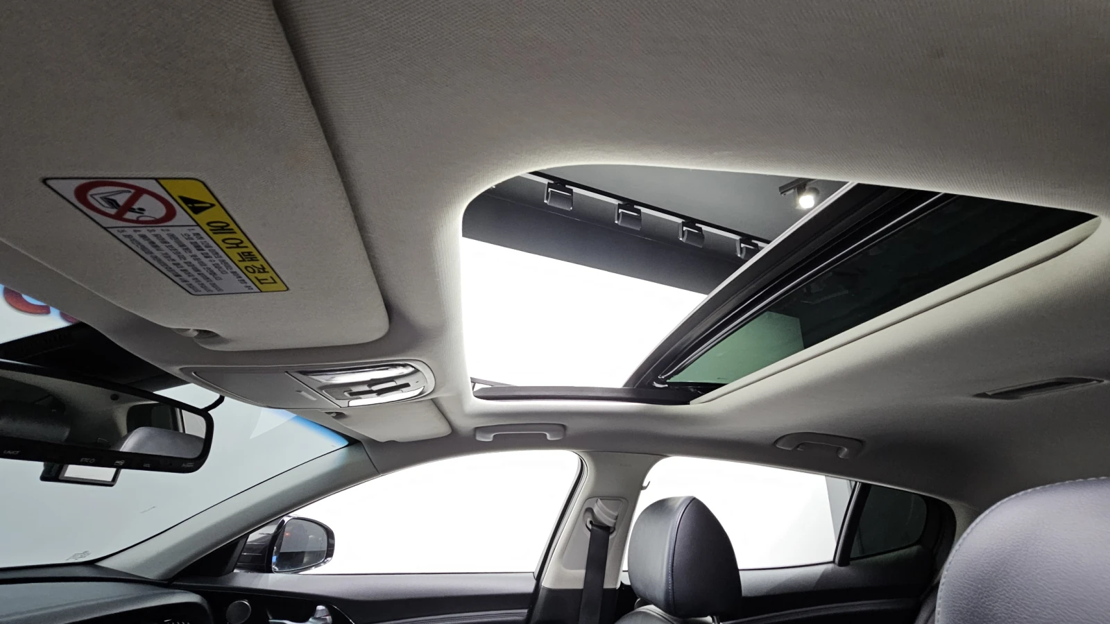 Kia Stinger 2.0T 2WD PLATINUM | Mobile.bg   17