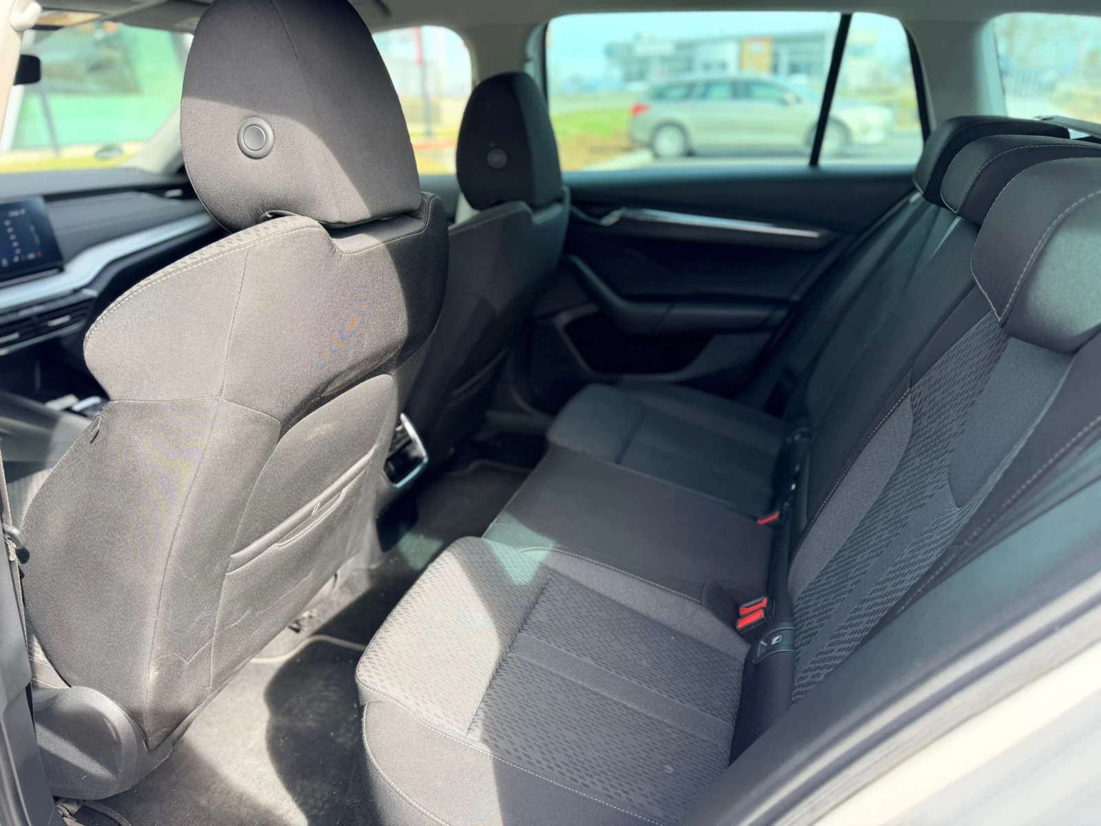 Skoda Octavia 2.0TDi-Лизинг през Уникредит , снимка 8 - Автомобили и джипове - 53537822