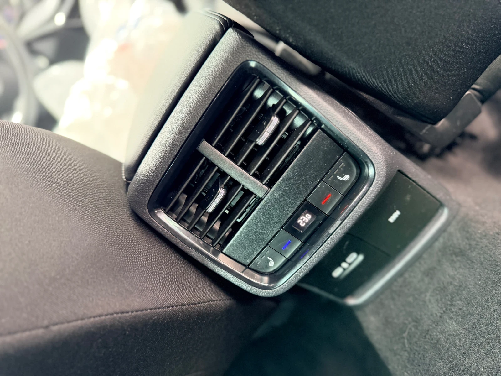 Skoda Octavia 2.0TDi-Лизинг през Уникредит , снимка 14 - Автомобили и джипове - 53537822