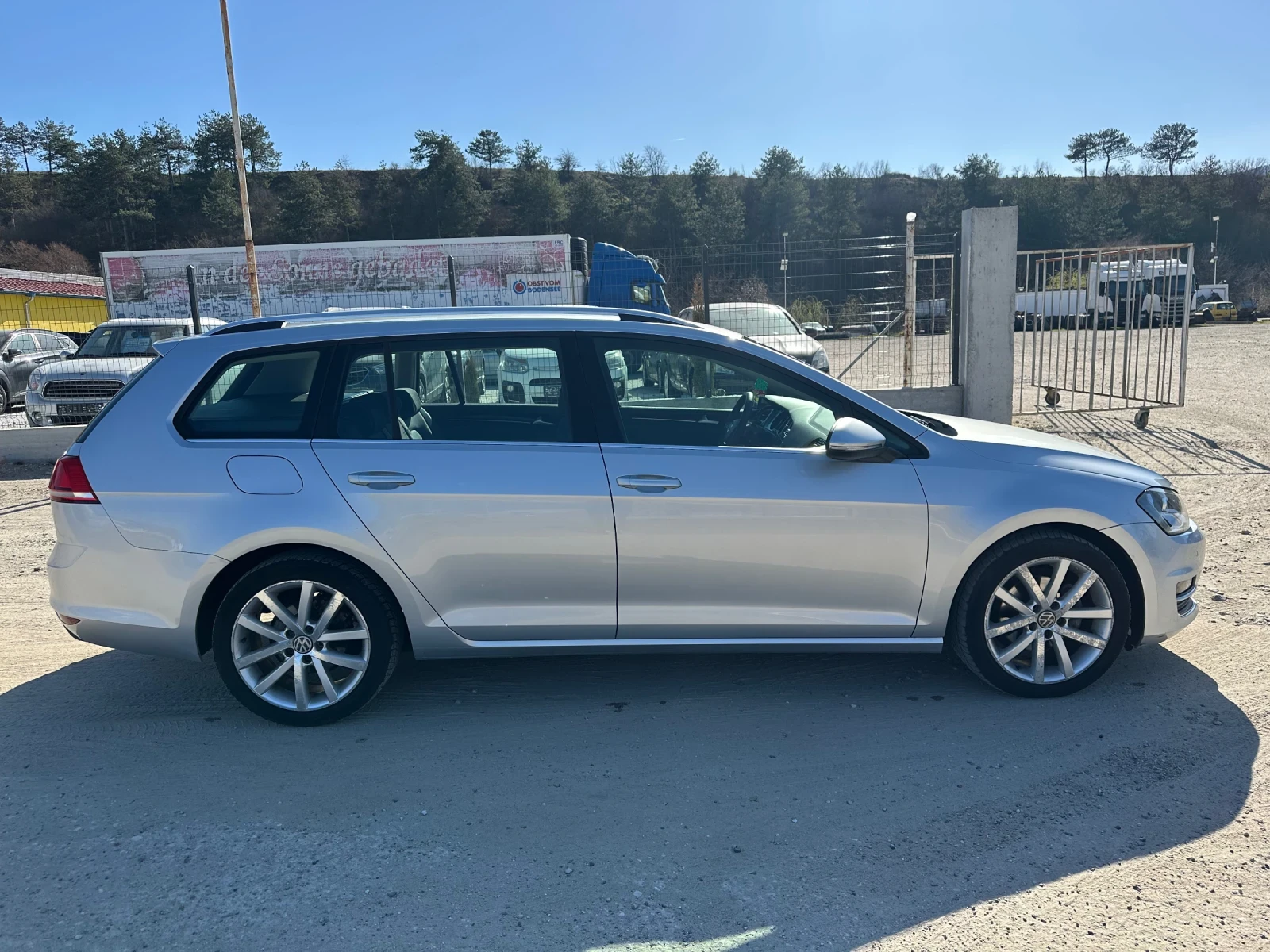 VW Golf 1.6TDI Highline 110ps EURO6B, снимка 8 - Автомобили и джипове - 53800880