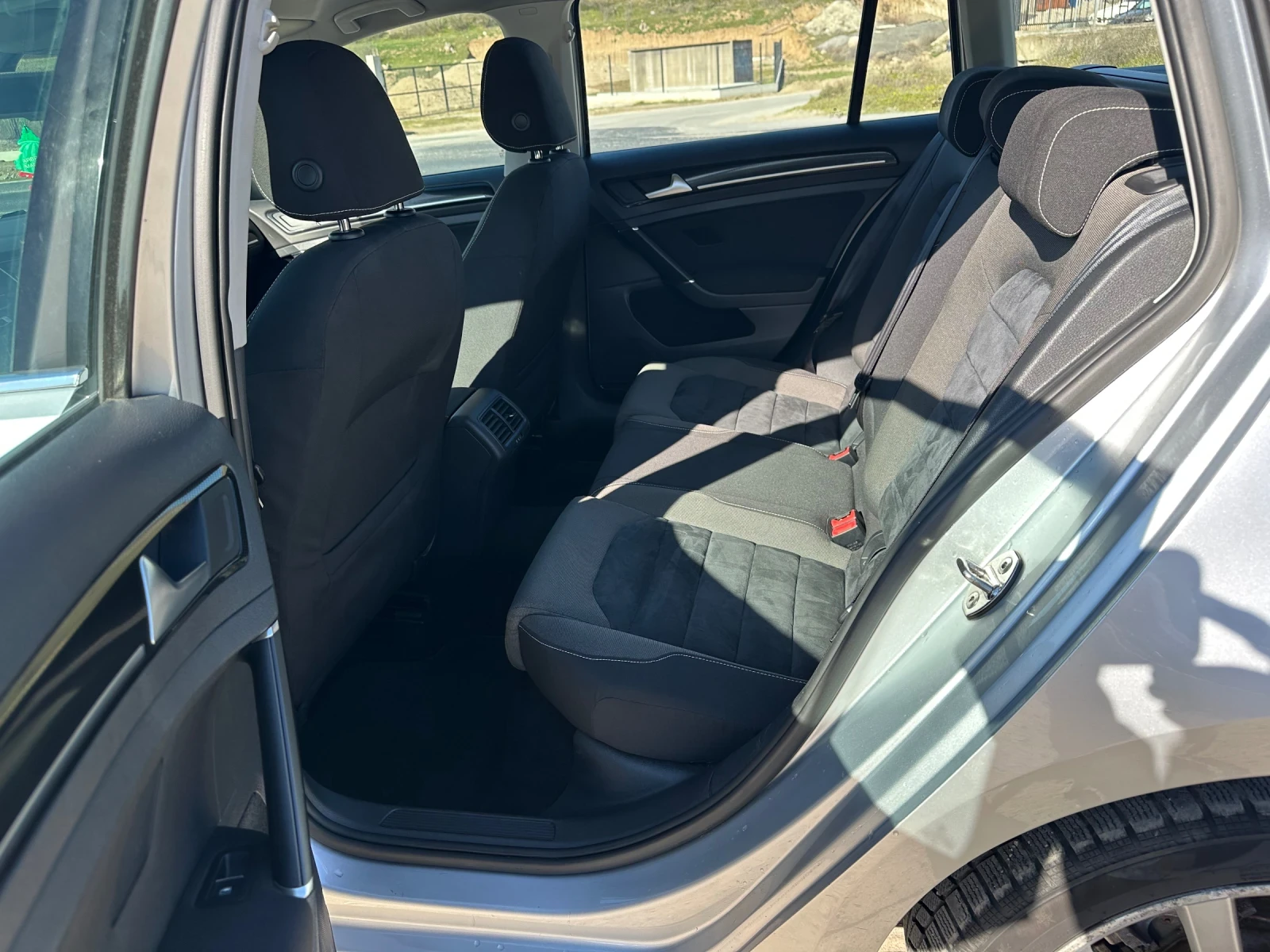 VW Golf 1.6TDI Highline 110ps EURO6B, снимка 9 - Автомобили и джипове - 53800880