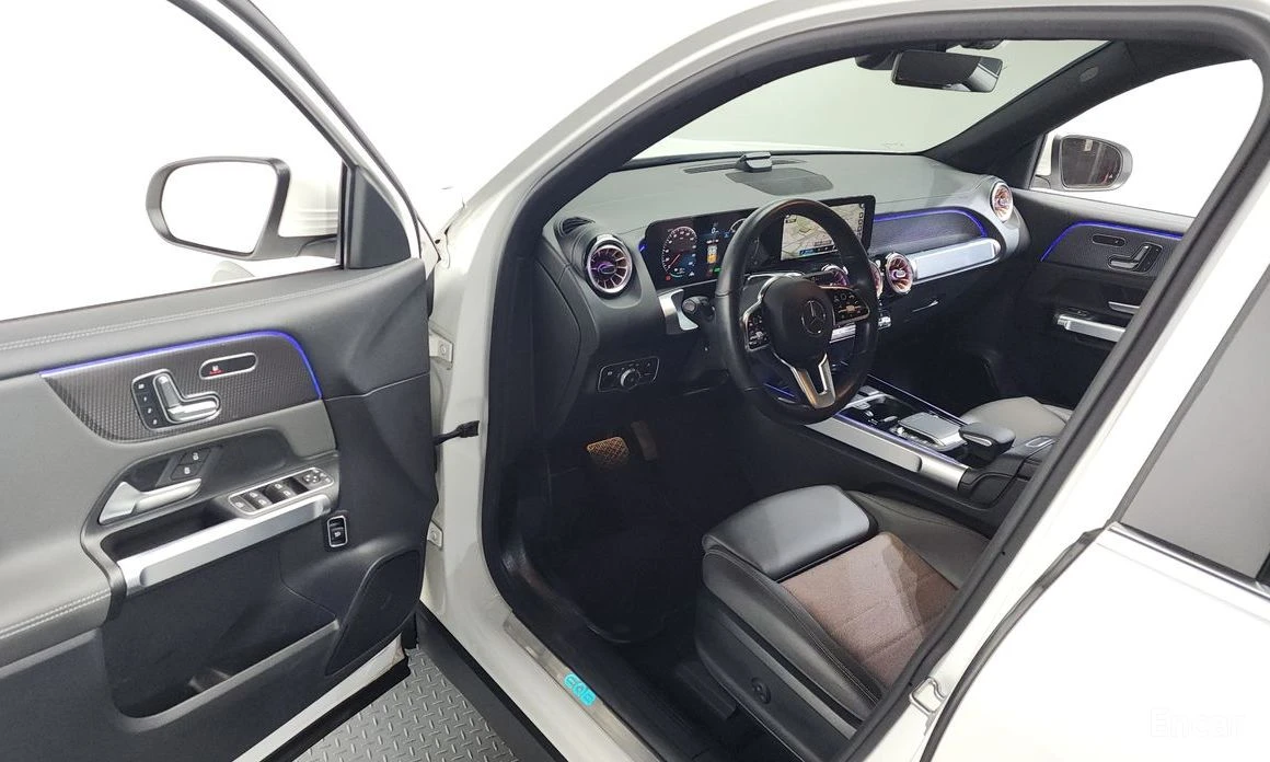 Mercedes-Benz EQB * EQB300* 4MATIC* КОЖА* ПОДГРЕВ* ПАНОРАМА* KEYLESS, снимка 8 - Автомобили и джипове - 54060752