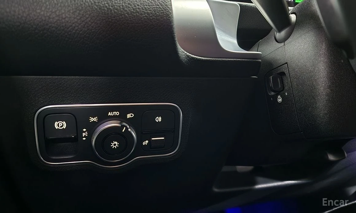 Mercedes-Benz EQB * EQB300* 4MATIC* КОЖА* ПОДГРЕВ* ПАНОРАМА* KEYLESS, снимка 11 - Автомобили и джипове - 54060752