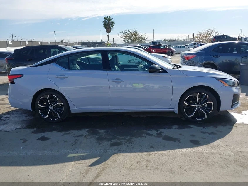 Nissan Altima 2.5L I-4 DI, DOHC, VVT, 188HP Front Wheel Drive | Mobile.bg � ����������� 13