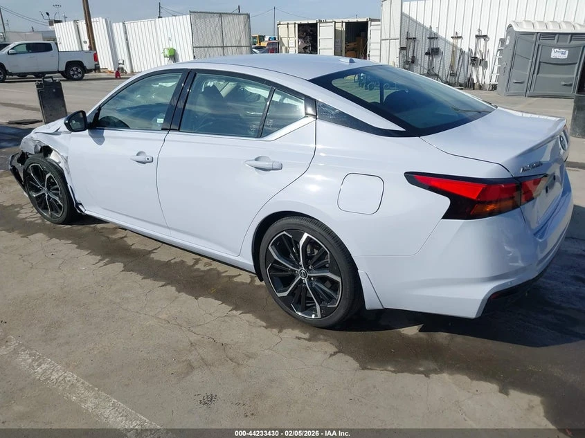 Nissan Altima 2.5L I-4 DI, DOHC, VVT, 188HP Front Wheel Drive | Mobile.bg � ����������� 3