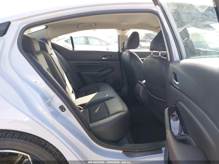 Nissan Altima 2.5L I-4 DI, DOHC, VVT, 188HP Front Wheel Drive | Mobile.bg � ����������� 8