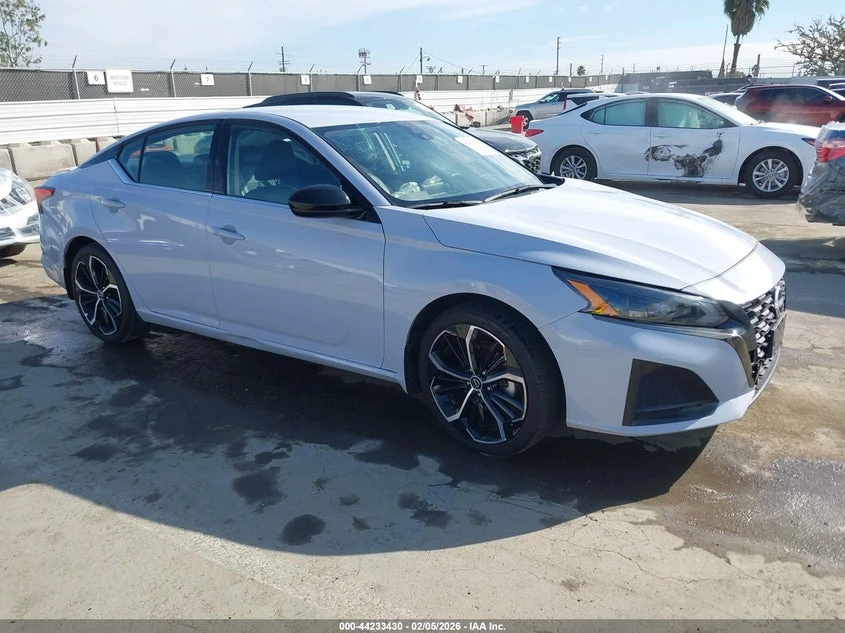 Nissan Altima 2.5L I-4 DI, DOHC, VVT, 188HP Front Wheel Drive | Auto.bg — изображение 1