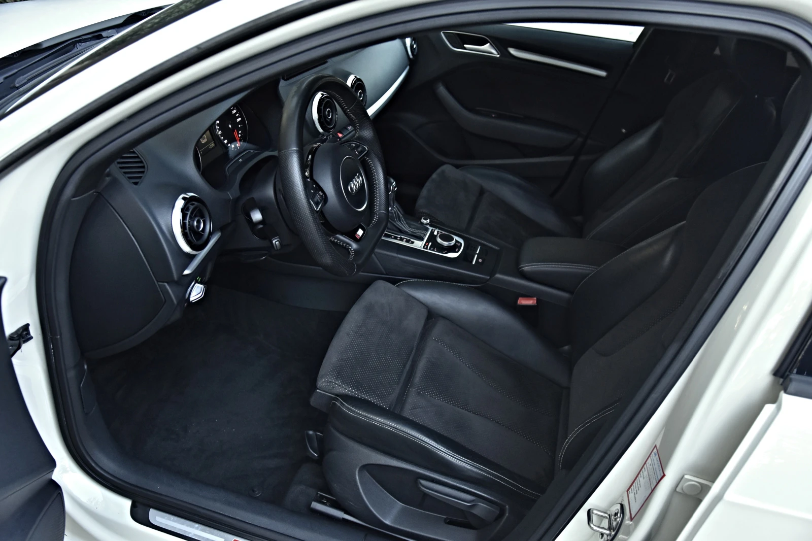 Audi A3 2.0  S-LINE PLUS , снимка 13 - Автомобили и джипове - 54140986