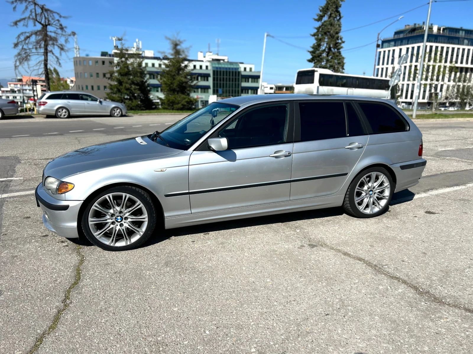 BMW 330 330д/ръчка/само на задно, снимка 4 - Автомобили и джипове - 54333112