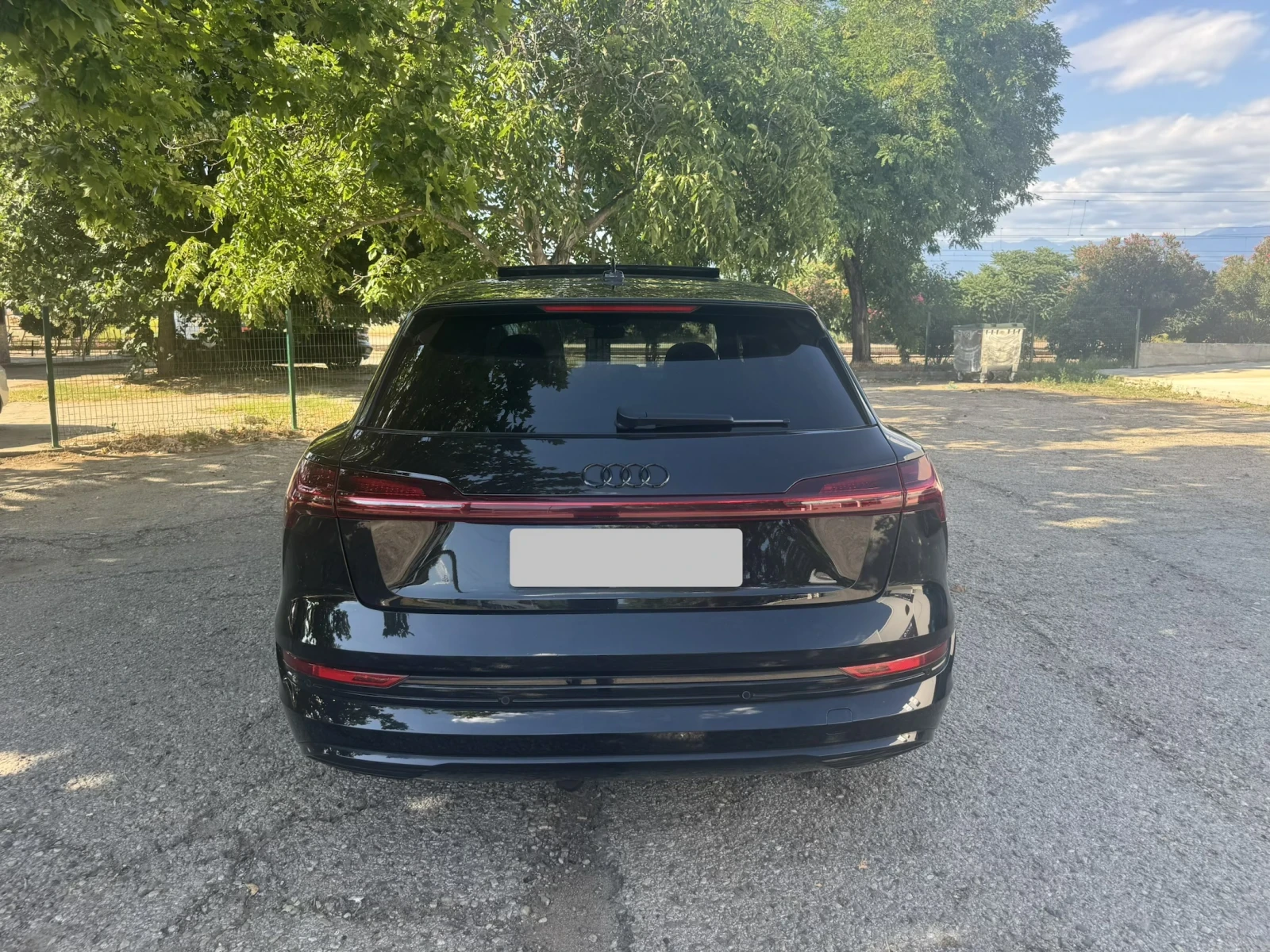 Audi E-Tron * 95kWh* B&O* 360* ПАНО* DIS* SHADOW LINE 91% SOH, снимка 6 - Автомобили и джипове - 55286826