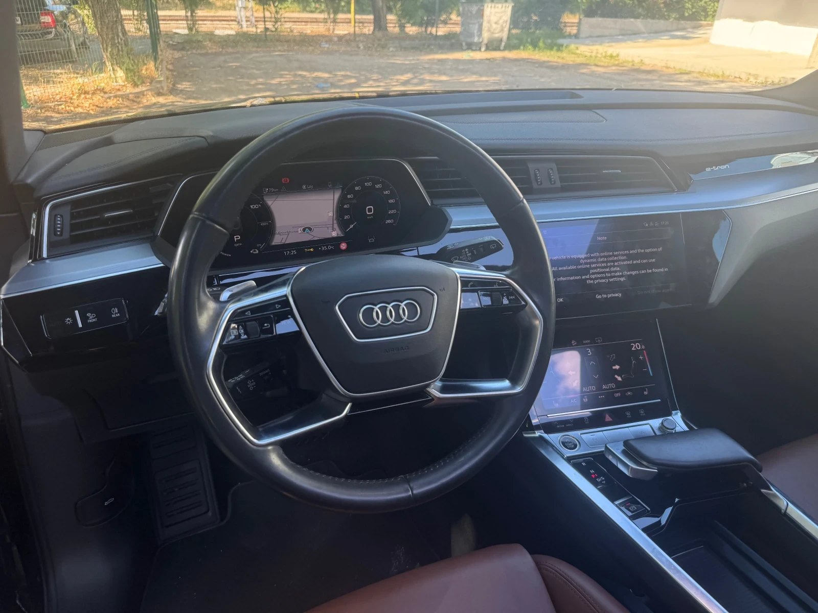 Audi E-Tron * 95kWh* B&O* 360* ПАНО* DIS* SHADOW LINE 91% SOH, снимка 10 - Автомобили и джипове - 55286826