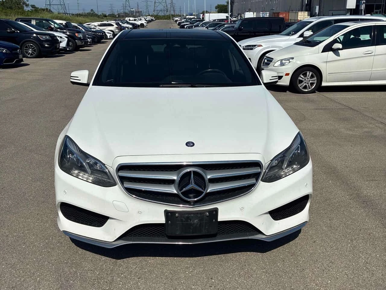 Mercedes-Benz E 300 * ГЛАВНО ПРЕДСТАВИТЕЛСТВО НА MERCEDES-BENZ, снимка 2 - Автомобили и джипове - 55380035