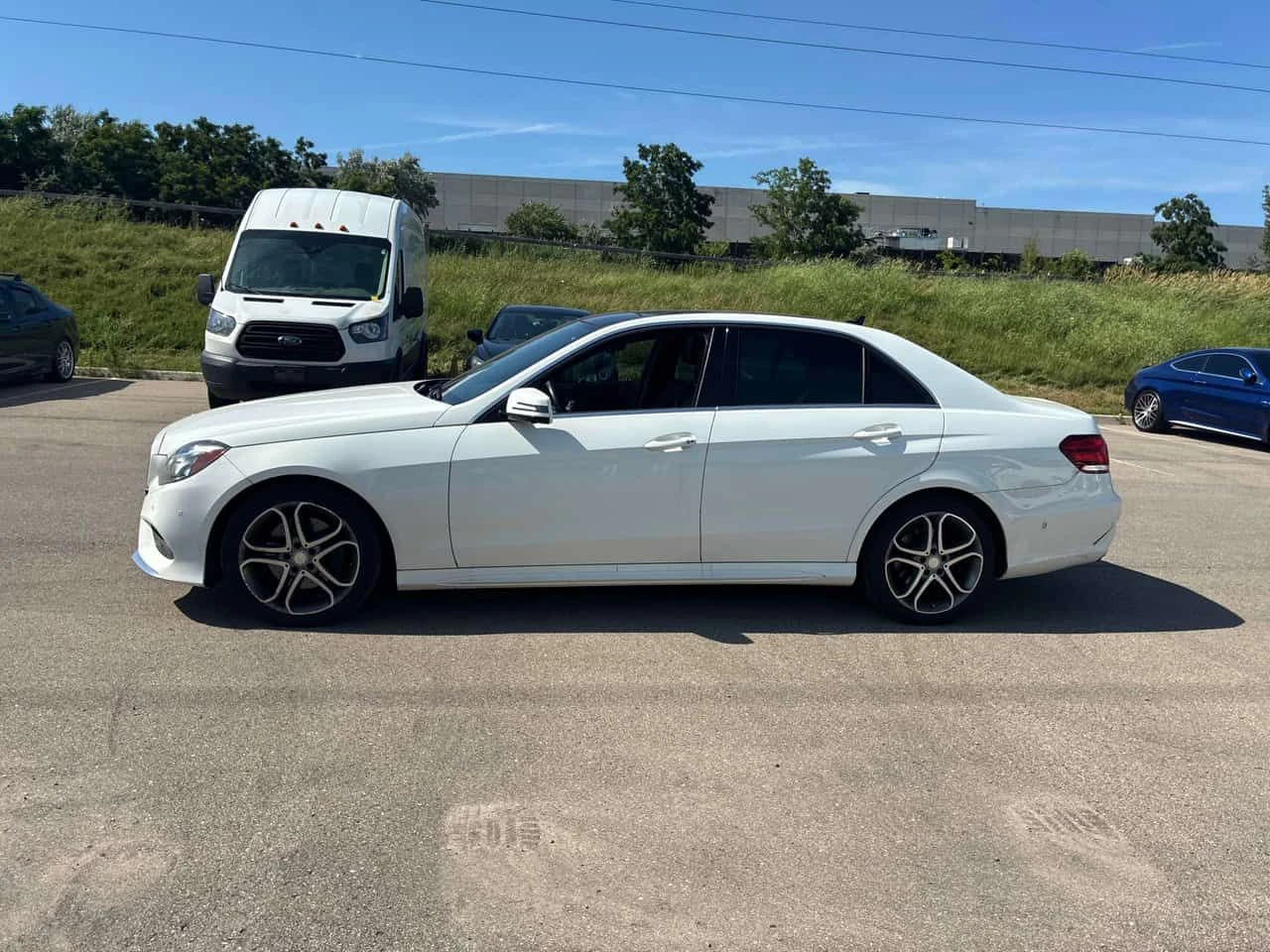 Mercedes-Benz E 300 * ГЛАВНО ПРЕДСТАВИТЕЛСТВО НА MERCEDES-BENZ, снимка 3 - Автомобили и джипове - 55380035