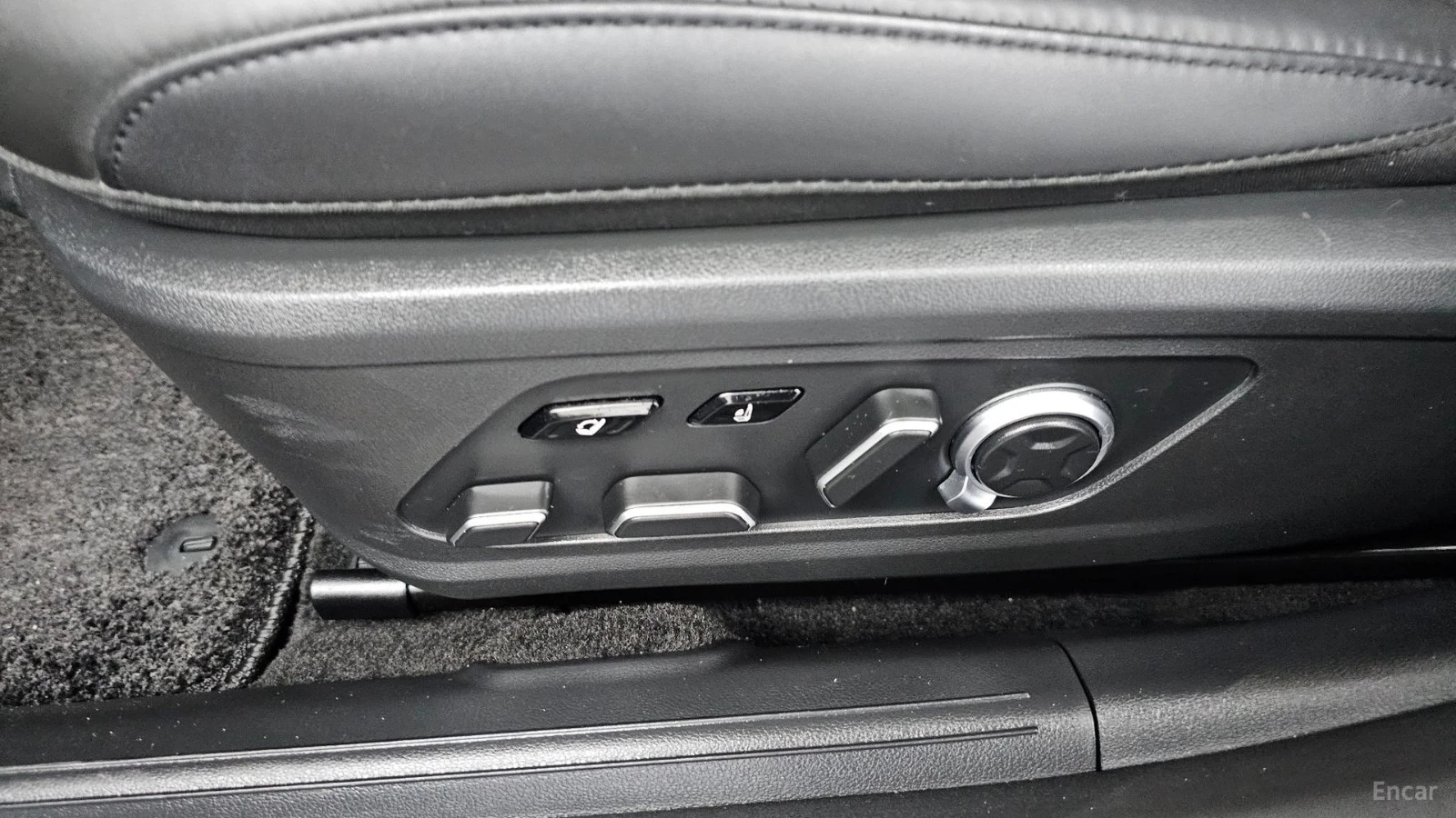 Hyundai Grandeur 3.5* Calligraphy* МАСАЖИ* ПОДГР* ОБДУХВ* 360* HUD*, снимка 17 - Автомобили и джипове - 55680079