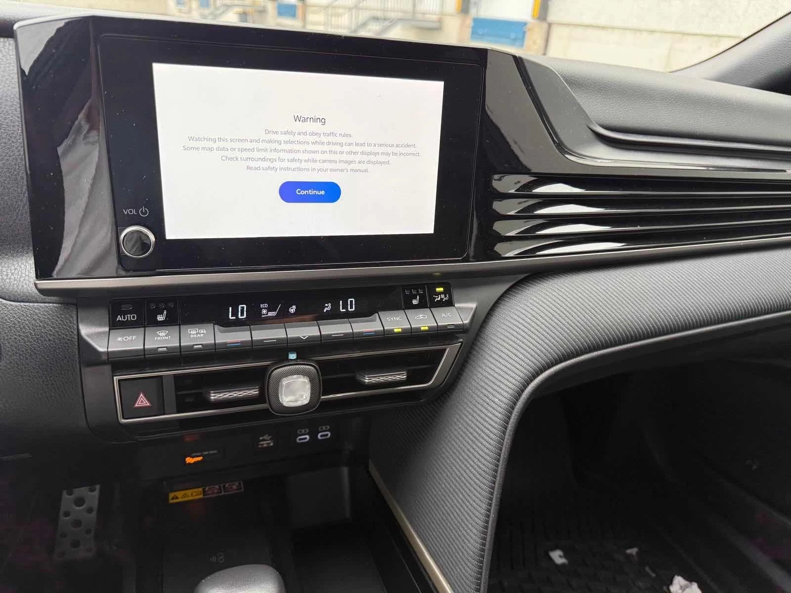 Toyota Camry CVT AWD | CARFAX | АВТОФИНАНСИРАНЕ, снимка 10 - Автомобили и джипове - 55961083