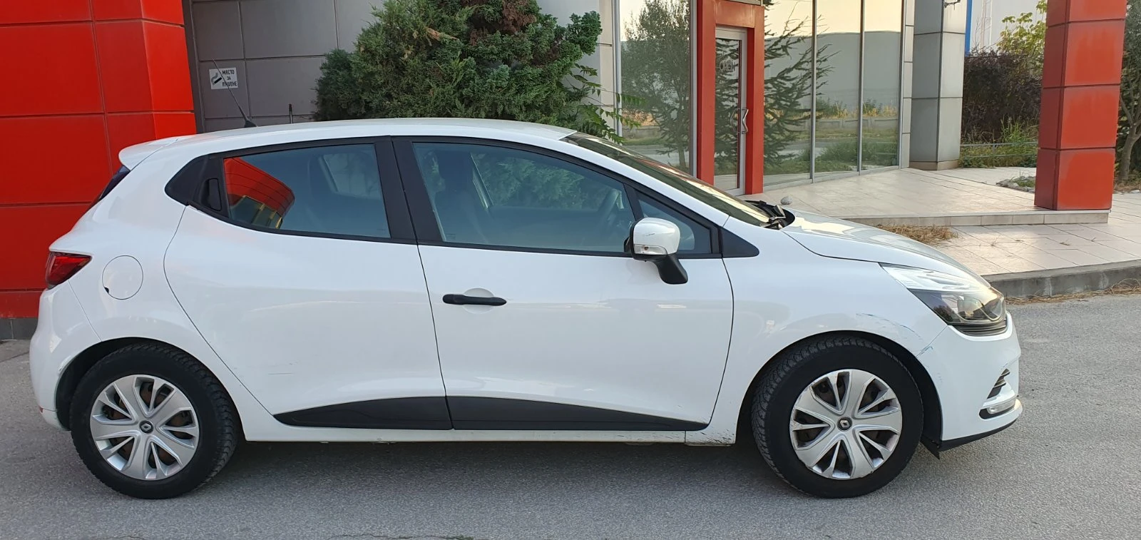 Renault Clio, снимка 3 - Автомобили и джипове - 56130790
