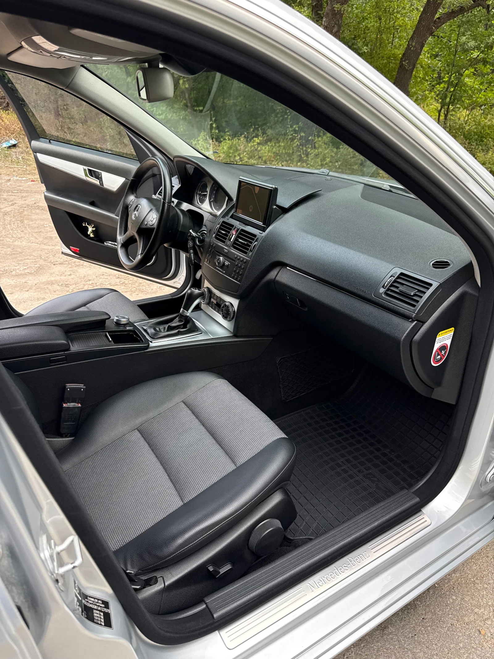 Mercedes-Benz C 220, снимка 13 - Автомобили и джипове - 56219134
